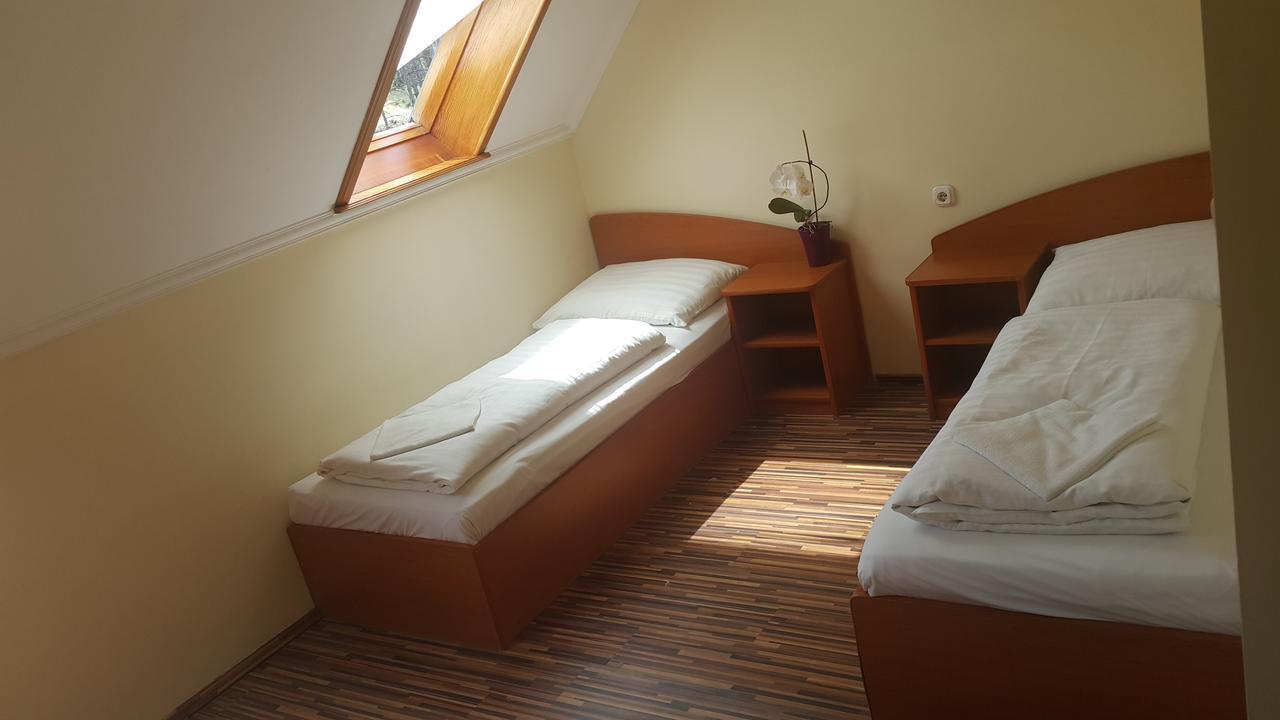 Venusz 2 Panzio Hotel Inárcs Kültér fotó